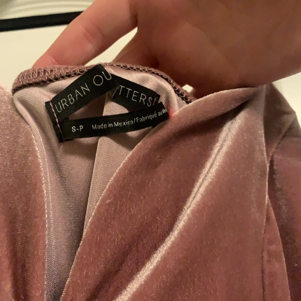 NWT UO Velvet Mauve Dress Sz. Small 💐 - Picture 7 of 7
